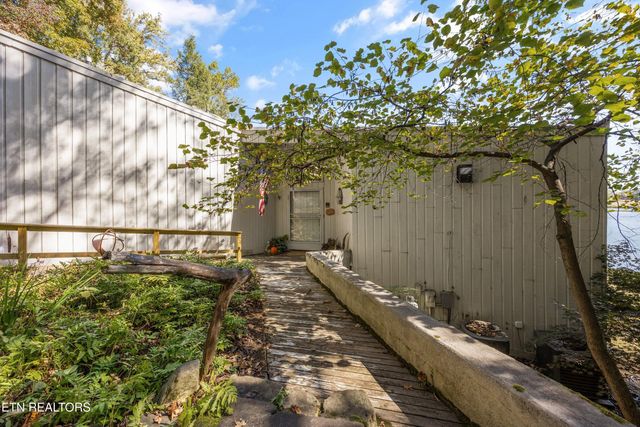 8832 Cove Point Lane, Knoxville, TN 37922