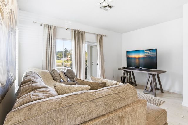 5072 Palmbrooke Circle, West Palm Beach, FL 33417