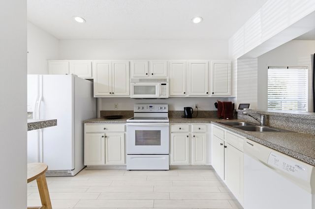 5072 Palmbrooke Circle, West Palm Beach, FL 33417