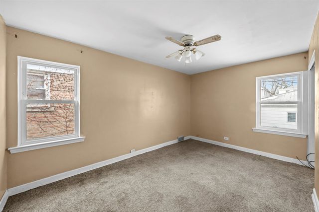 3110 W JARVIS Avenue, Chicago, IL 60645