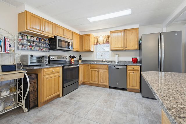 55 Roger Road, Goffstown, NH 03045