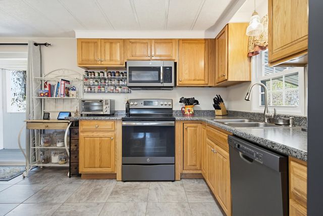 55 Roger Road, Goffstown, NH 03045