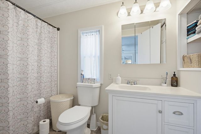 55 Roger Road, Goffstown, NH 03045