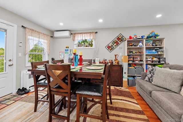 3035 Yates Avenue, Bronx, NY 10469