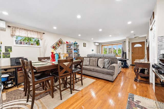 3035 Yates Avenue, Bronx, NY 10469