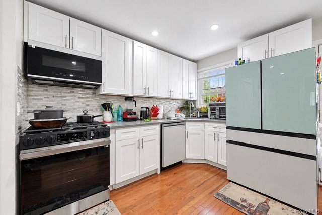3035 Yates Avenue, Bronx, NY 10469
