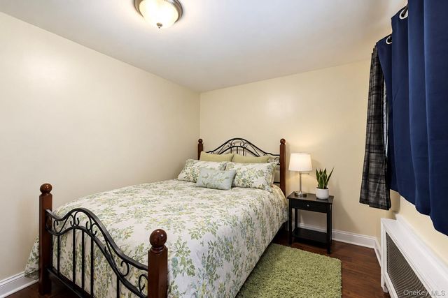 3035 Yates Avenue, Bronx, NY 10469