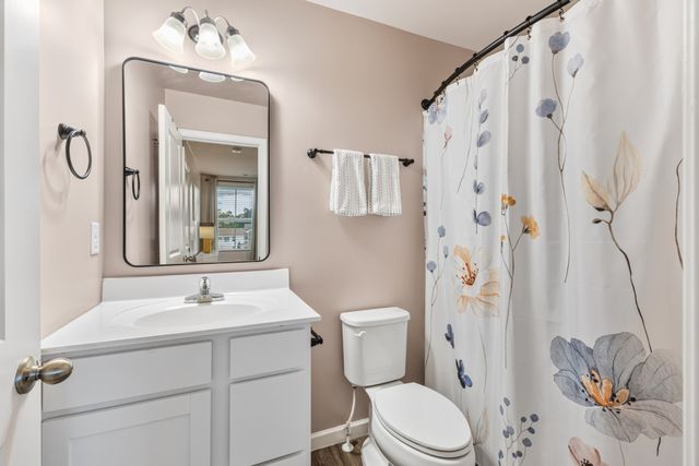 2000 Brokeshire Dr, White House, TN 37188