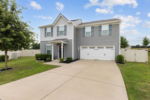 2000 Brokeshire Dr, White House, TN 37188
