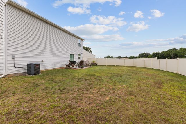 2000 Brokeshire Dr, White House, TN 37188
