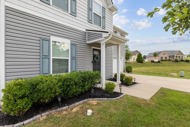 2000 Brokeshire Dr, White House, TN 37188