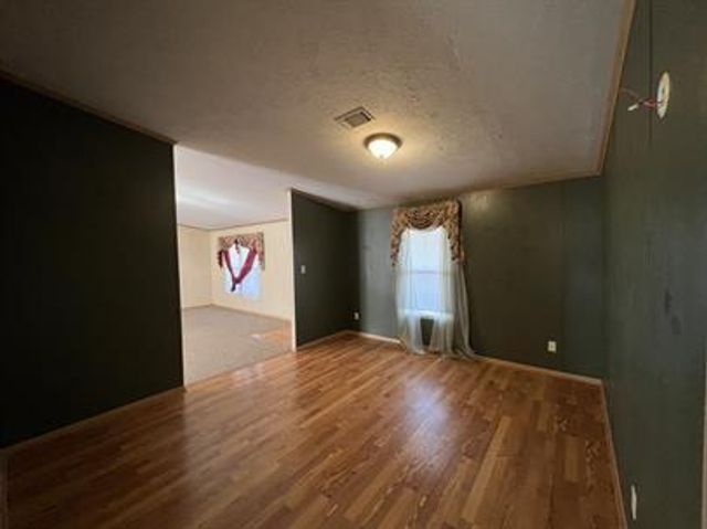 99 Roots RD, Martindale, TX 78655