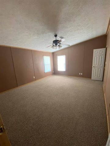 99 Roots RD, Martindale, TX 78655