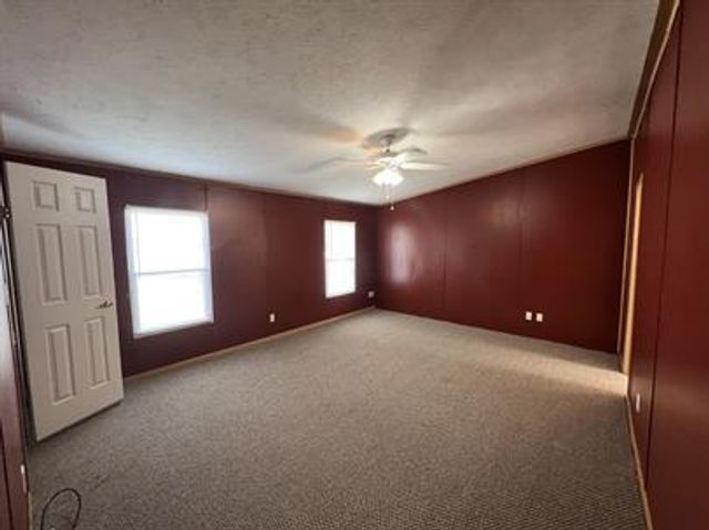 99 Roots RD, Martindale, TX 78655