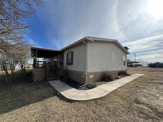 99 Roots RD, Martindale, TX 78655