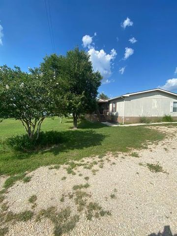 99 Roots RD, Martindale, TX 78655