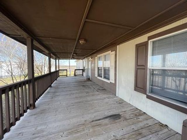 99 Roots RD, Martindale, TX 78655