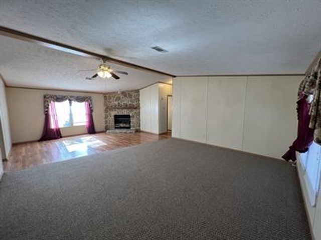 99 Roots RD, Martindale, TX 78655