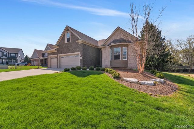 3173 Roma Court, Wixom, MI 48393