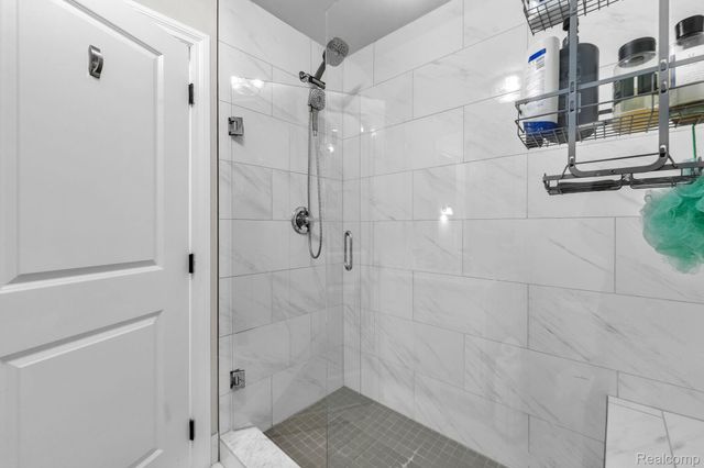 3173 Roma Court, Wixom, MI 48393