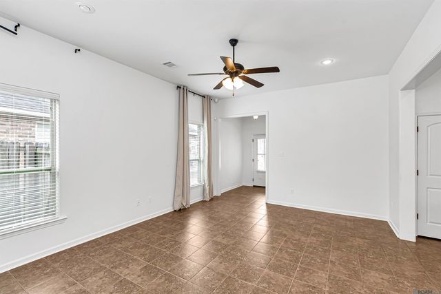 8645 Abertay Ave, Baton Rouge, LA 70820