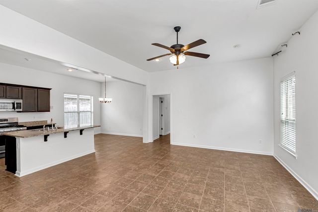 8645 Abertay Ave, Baton Rouge, LA 70820