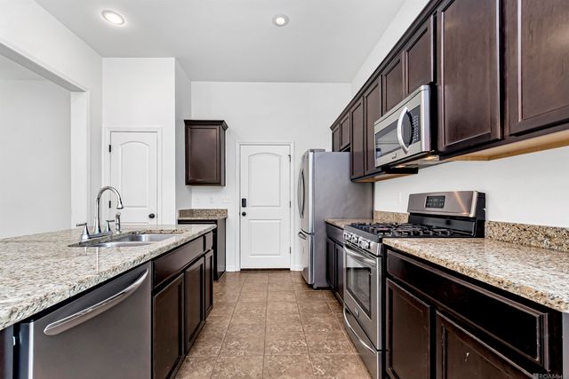 8645 Abertay Ave, Baton Rouge, LA 70820