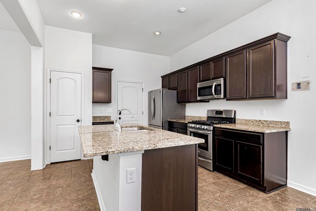 8645 Abertay Ave, Baton Rouge, LA 70820