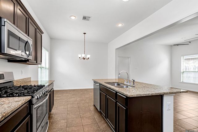 8645 Abertay Ave, Baton Rouge, LA 70820