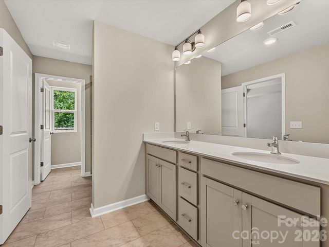 6539 Fire Lily Lane, Charlotte, NC 28216