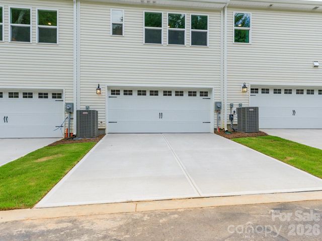 6539 Fire Lily Lane, Charlotte, NC 28216