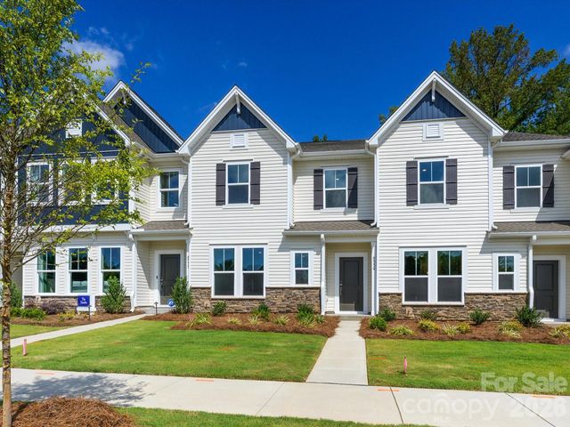 6539 Fire Lily Lane, Charlotte, NC 28216