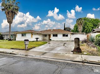 2209 Westminster Drive, Bakersfield, CA 93309
