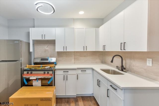 20 Edwin Pl, Newark City, NJ 07112