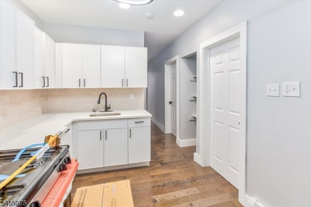 20 Edwin Pl, Newark City, NJ 07112