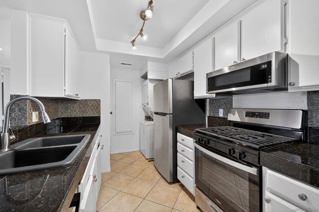 2063 Lakeridge Circle 101, Chula Vista, CA 91913