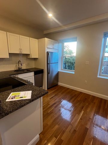 100 Tyler St 4, Boston, MA 02111