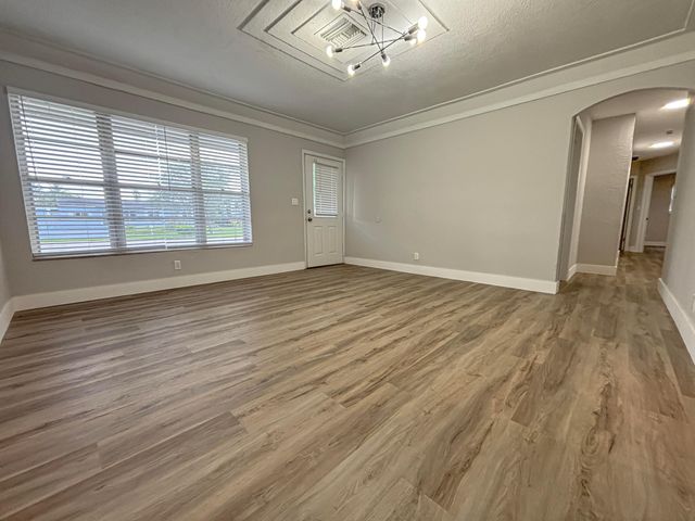 6720 SW 17TH Street SW, North Lauderdale, FL 33068