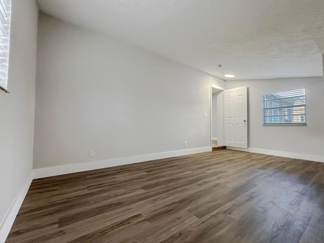 6720 SW 17TH Street SW, North Lauderdale, FL 33068