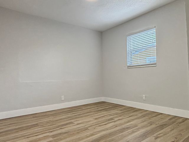 6720 SW 17TH Street SW, North Lauderdale, FL 33068