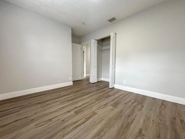 6720 SW 17TH Street SW, North Lauderdale, FL 33068