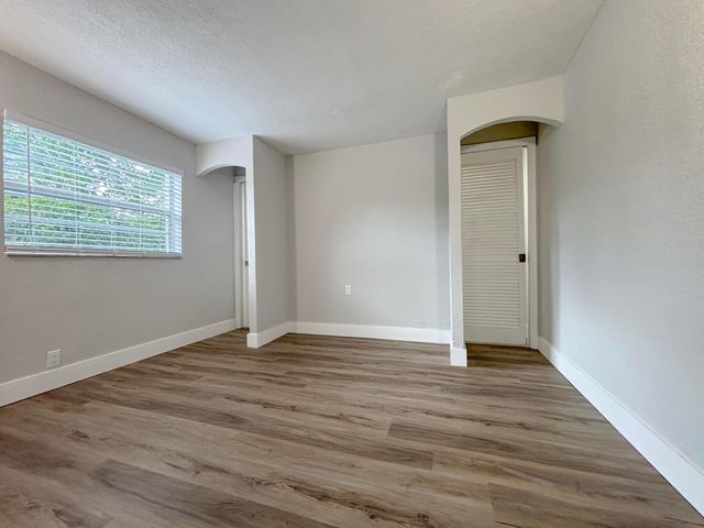 6720 SW 17TH Street SW, North Lauderdale, FL 33068