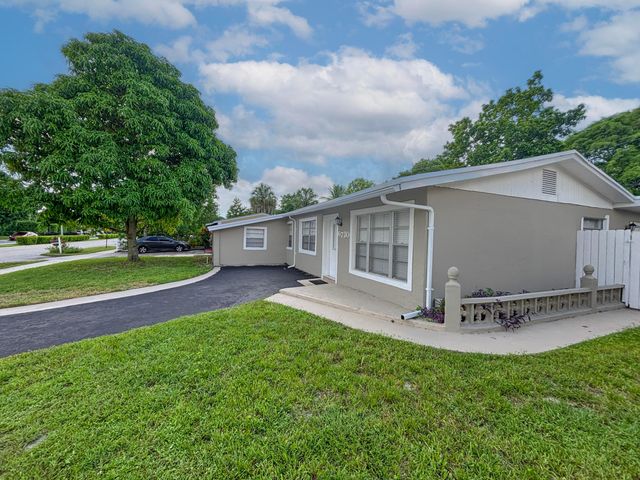 6720 SW 17TH Street SW, North Lauderdale, FL 33068