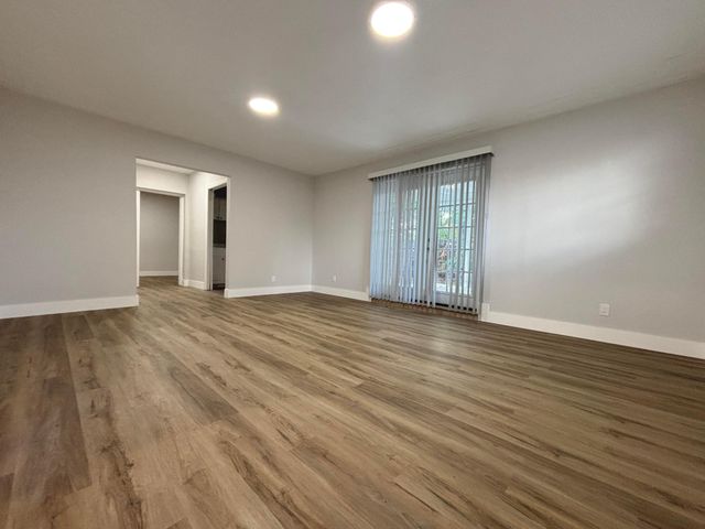 6720 SW 17TH Street SW, North Lauderdale, FL 33068