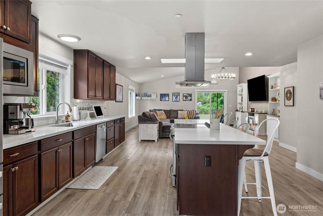 28420 61st Avenue E, Graham, WA 98338