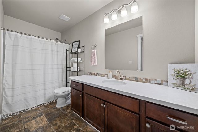 28420 61st Avenue E, Graham, WA 98338