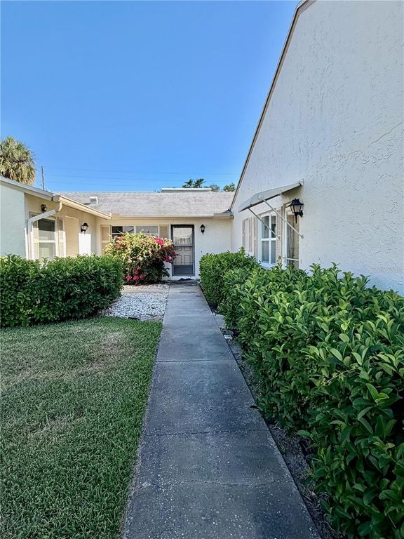 3386 39TH STREET S B, St Petersburg, FL 33711