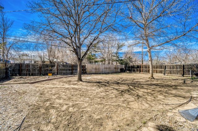 987 Vaughn Street, Aurora, CO 80011