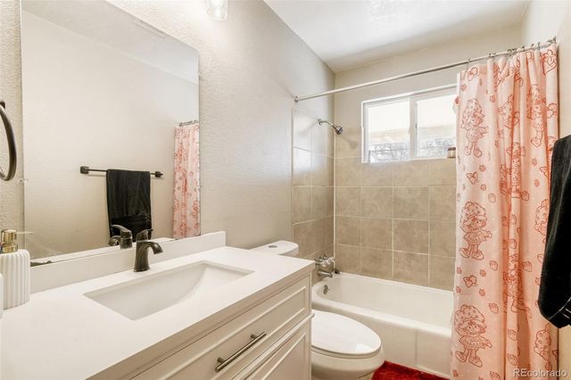 987 Vaughn Street, Aurora, CO 80011