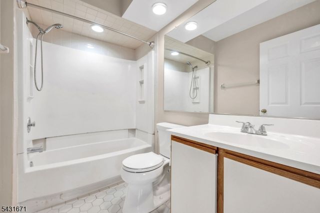 213 Stratford Pl, Bridgewater Twp., NJ 08805